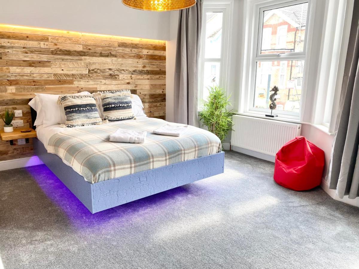 Cloud9 Guest House - By Coastline Retreats - Newly Renovated, Beautiful Ensuite Rooms Near Seafront In Town Centre, Netflix, Superfast Wifi, Communal Kitchen บอร์นมัธ ภายนอก รูปภาพ