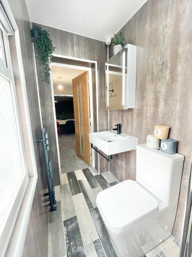 Cloud9 Guest House - By Coastline Retreats - Newly Renovated, Beautiful Ensuite Rooms Near Seafront In Town Centre, Netflix, Superfast Wifi, Communal Kitchen บอร์นมัธ ภายนอก รูปภาพ