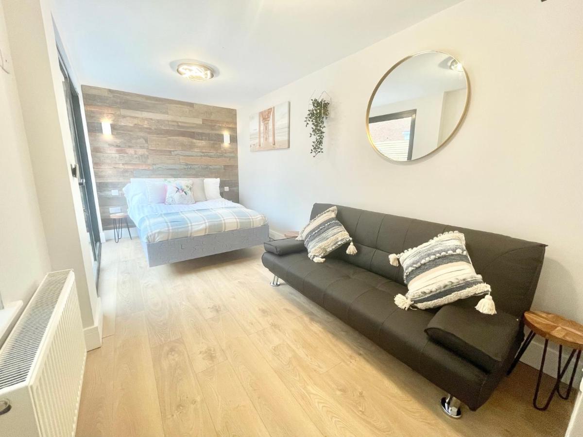 Cloud9 Guest House - By Coastline Retreats - Newly Renovated, Beautiful Ensuite Rooms Near Seafront In Town Centre, Netflix, Superfast Wifi, Communal Kitchen บอร์นมัธ ภายนอก รูปภาพ